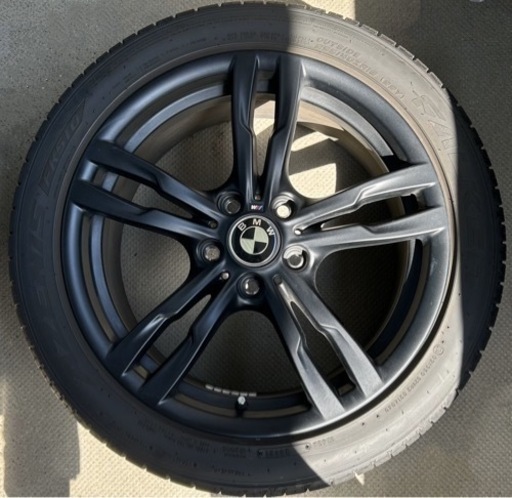 車のパーツ タイヤ、ホイール