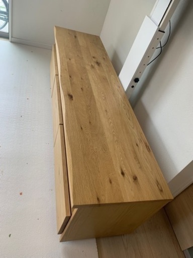 定価8万円　フジシ　テレビボード