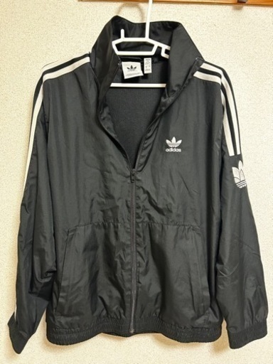 adidasナイロンジャケット