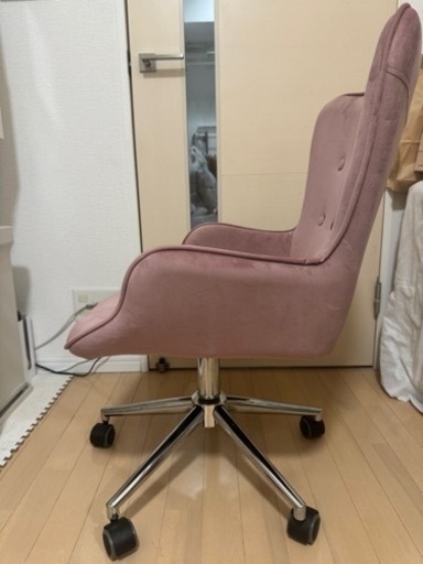 LOWYAのオフィスチェア(3月30日まで)