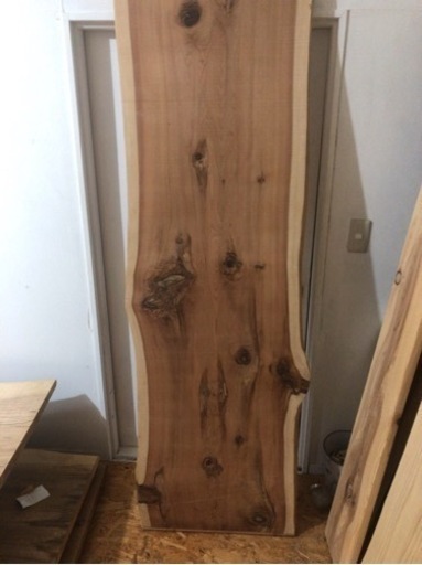 大特価 天然 無垢 秋田杉 一枚板 カウンター テーブル等に