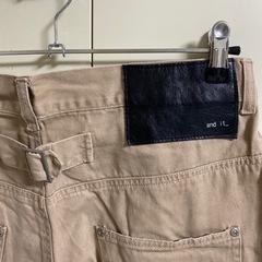 引取り先決定【and it_】チノサルエルパンツ LLサイズ ベージュの画像