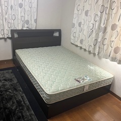 ダブルベッド