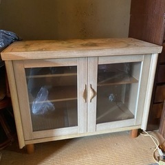 家具 収納家具 キャビネット　足付き　　木製　ホワイト　大理石調...