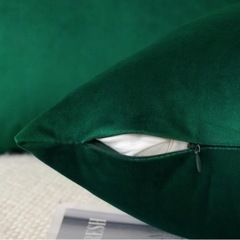 【新品未使用】高級ベルベット素材のクッションカバーの画像