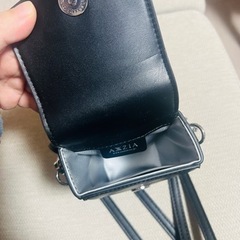 axxizia限定ボックスショルダーバッグ　レーザーカバンの画像