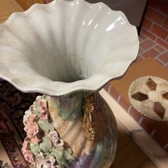 大きな花瓶の画像