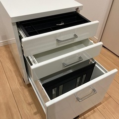 キャビネットワゴン　ニトリの画像