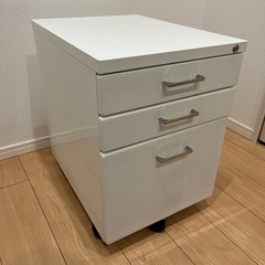 キャビネットワゴン　ニトリ