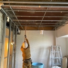 普通自動車運転手、内装解体スタッフ募集！！社員寮あります！の画像