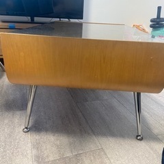 食卓テーブルの画像