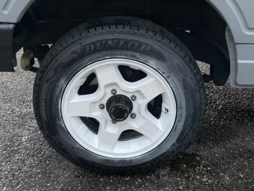 車のパーツ タイヤ、ホイール