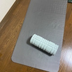 ヨガマットと筋膜ローラー　本日限定