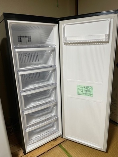 【お譲り先決まりました】冷凍庫 MITSUBISHI 144L 　