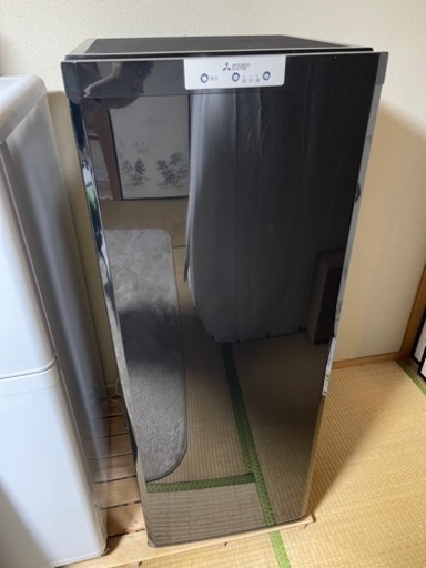 【お譲り先決まりました】冷凍庫 MITSUBISHI 144L 　