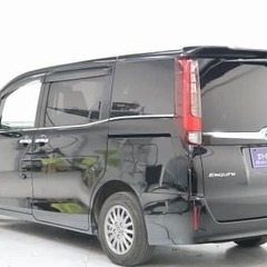 ハイブリッドミニバンの画像