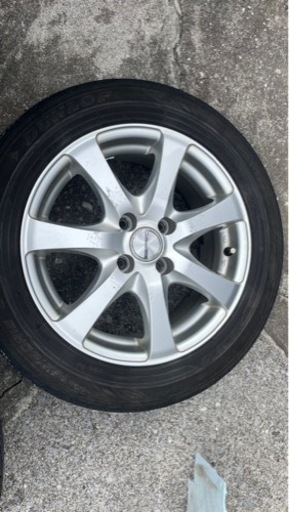 車のパーツ タイヤ、ホイール