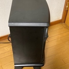 おしゃれな電気式暖炉の画像