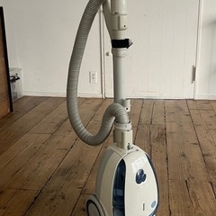 サンヨー掃除機　作動確認済み　昨日まで使用していました。