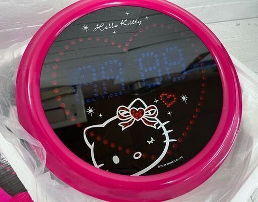 サンリオ ハローキティ LED 光る掛け時計 LEDライト デジタル表示 直径約38cm 【保管品・未使用品】☆ 白石店 サンリオ ハローキティ LED 光る掛け時計 LEDライト デジタル