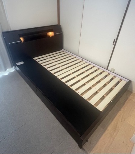 ニトリ　ダブルベッド　フレーム