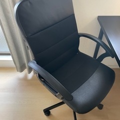 IKEAデスクセット(机・椅子)＋ライトの画像
