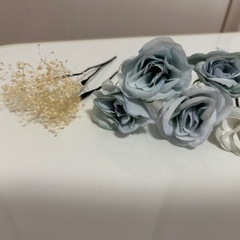 ヘッドドレス　造花　白　水色　お花の画像