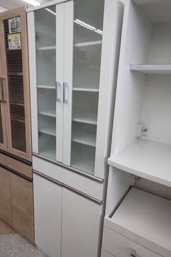 ホワイト 白　木製 食器棚 カップボード　ニトリ　キッチンボード 八街 ニトリ 食器棚 キッチンボード カップボード 白