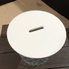 ✨KVISTBRO 収納付き リビングテーブル✨の画像