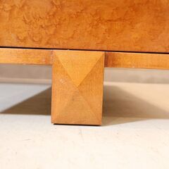 IDC OTSUKA(大塚家具)の人気シリーズSPLENDOR(スプレンダー)の両袖デスク。稀少なバーズアイ・メープルを使用し、高級感のある艶やかなコーティングと独特な木目が美しい端正なデザイン♪の画像