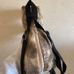 ぬいぐるみ　リュック　恐竜の画像