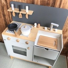 木製　おままごとキッチンの画像