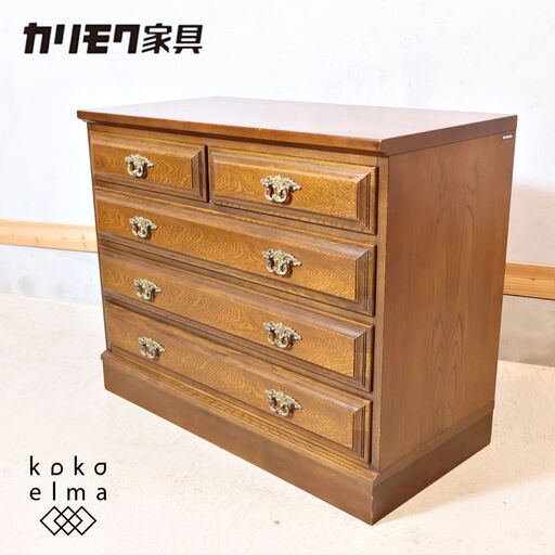 Karimoku(カリモク家具)の人気シリーズCOLONIAL(コロニアル)のFF3004ME 4段チェストです。アメリカンカントリースタイルのクラシカルな整理箪笥はお部屋を上品な空間に♪
