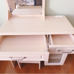 家具 ドレッサーの画像