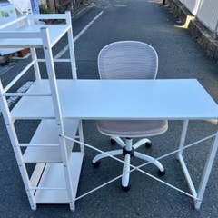 SALE‼️ ￥11000(税込み) 棚付きパソコンデスク、オフィスチェア　セット