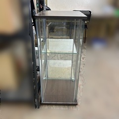 k0322601 3段 ガラスケース 開き扉 コレクションケース コレクションボードアクリルケース フィギュアラック 中古 【引き取り限定】現物品 の画像