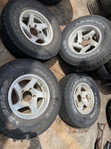 車のパーツ タイヤ、ホイール