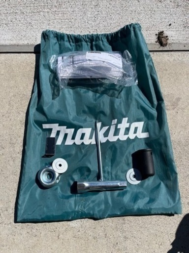 刈り払い機　草刈機　makita 18v 分割竿