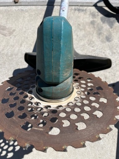 刈り払い機　草刈機　makita 18v 分割竿