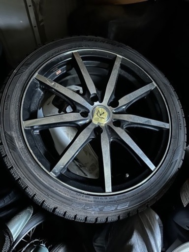 車のパーツ タイヤ、ホイール