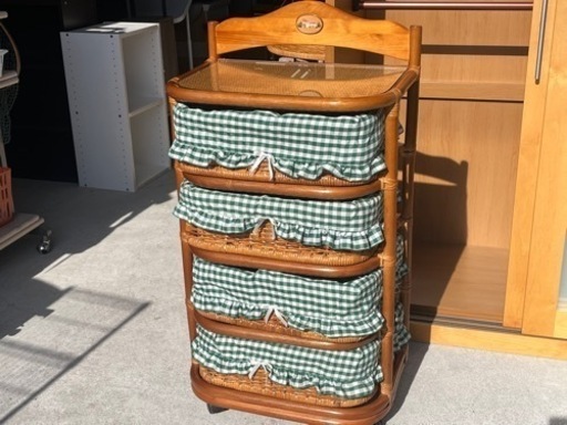 かわいい！ ラタンチェスト 4段 籐 W535 D360 H995 キャスター付 衣類収納 ランドリー タンス 家具 中古品 ③