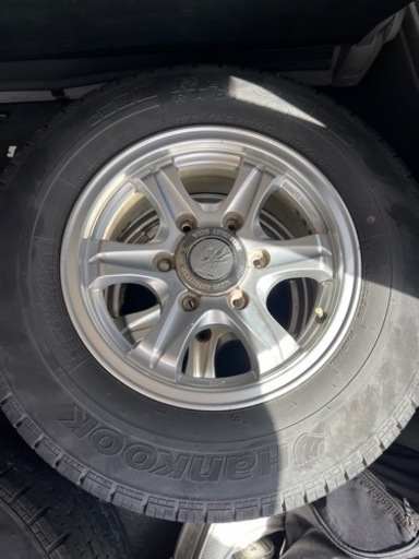 車のパーツ タイヤ、ホイール