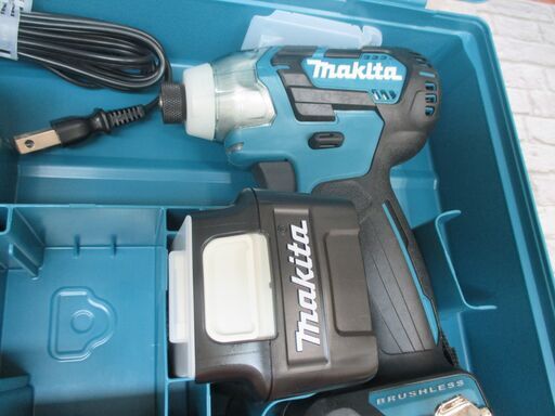 makita マキタ TD111DSMX インパクトドライバ 10.8V バッテリー×2 充電器 未使用 【ハンズクラフト宜野湾店】