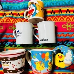 マグカップ5個セット（一つは蓋付き）の画像