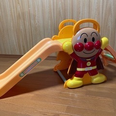 お話し中　アンパンマン滑り台