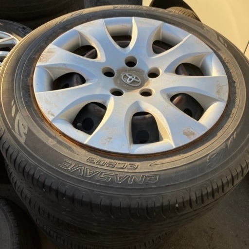 車のパーツ タイヤ、ホイール