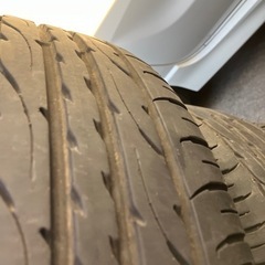 車のパーツ タイヤ、ホイールの画像