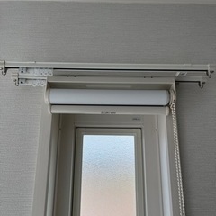 ロールスクリーン　縦180㌢　幅27㌢　ベージュ　美品の画像