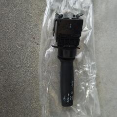 新型N-BOXカスタムターボ　標準ウインカーレバーの画像