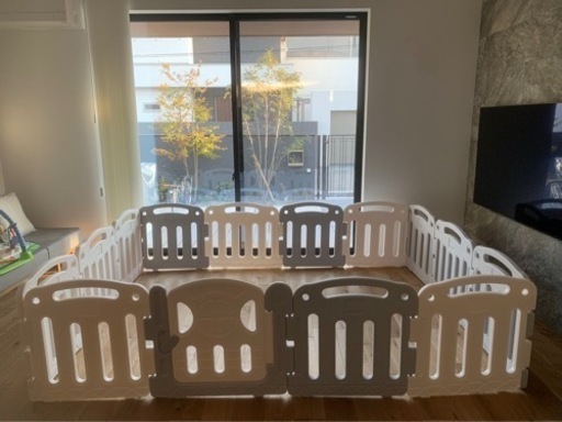 美品ベビーサークル 200*240cm  大きいサイズ  グレー×ホワイト